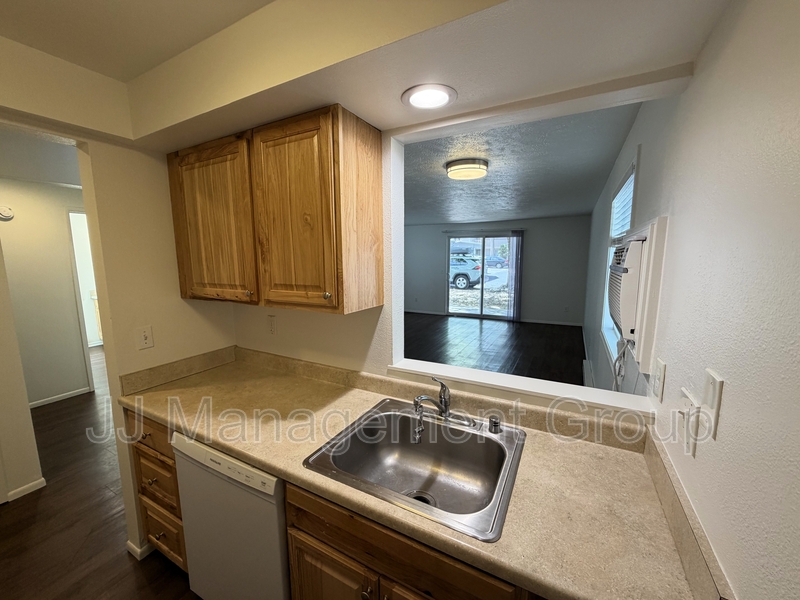 Spokane Condo: 3414 South Grand Boulevard