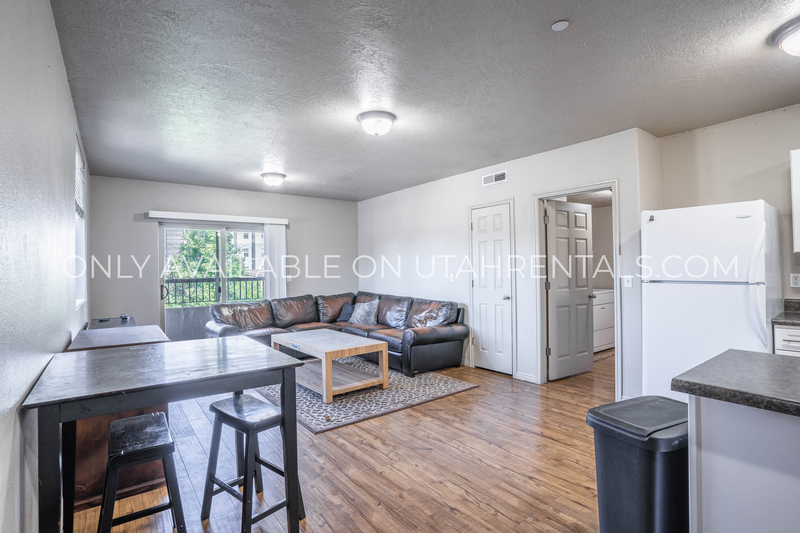 Provo House: 862 E 700 N