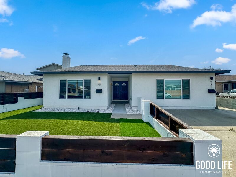 San Diego House: 729 - 731 Reef Dr