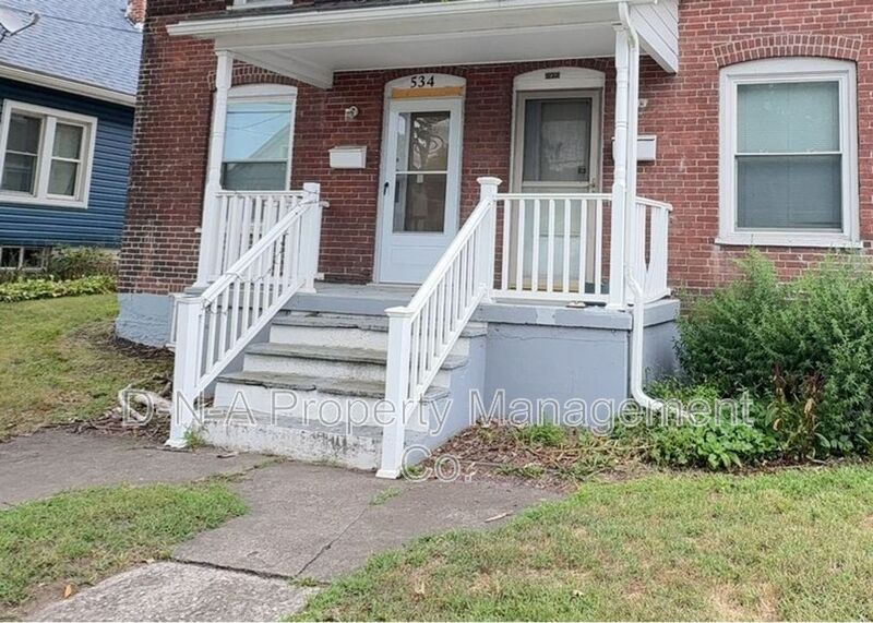 East Stroudsburg House: 534 N Courtland St