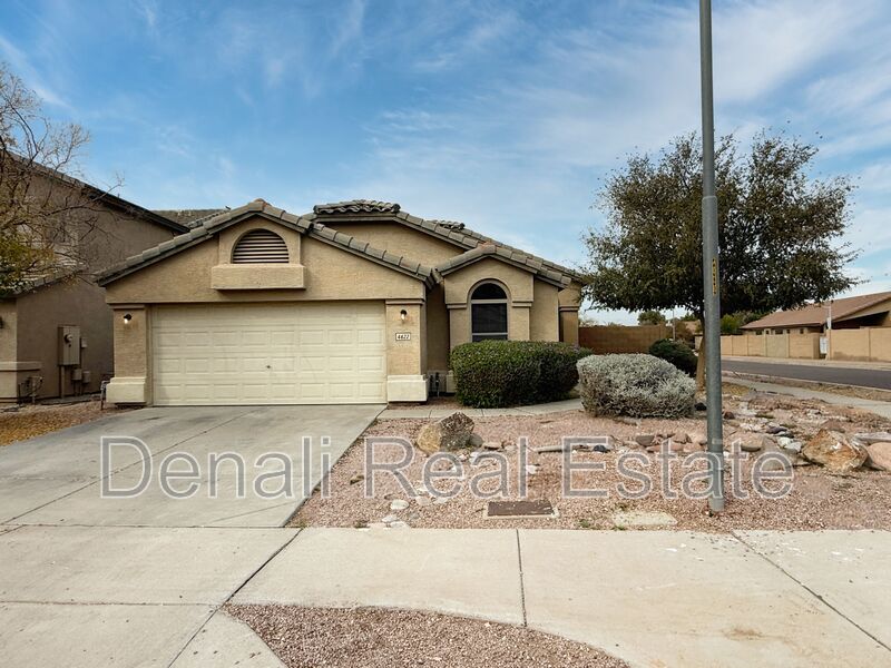 Laveen House: 4622 W. Beverly Road