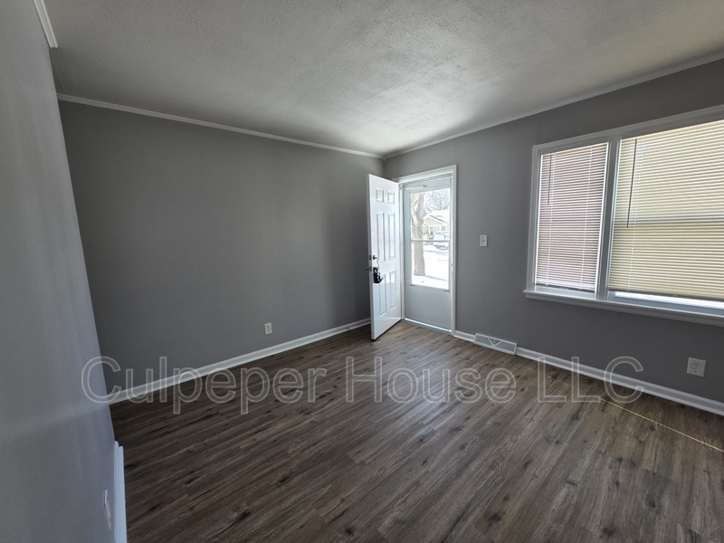 Toledo House: 5858 Atwell Rd