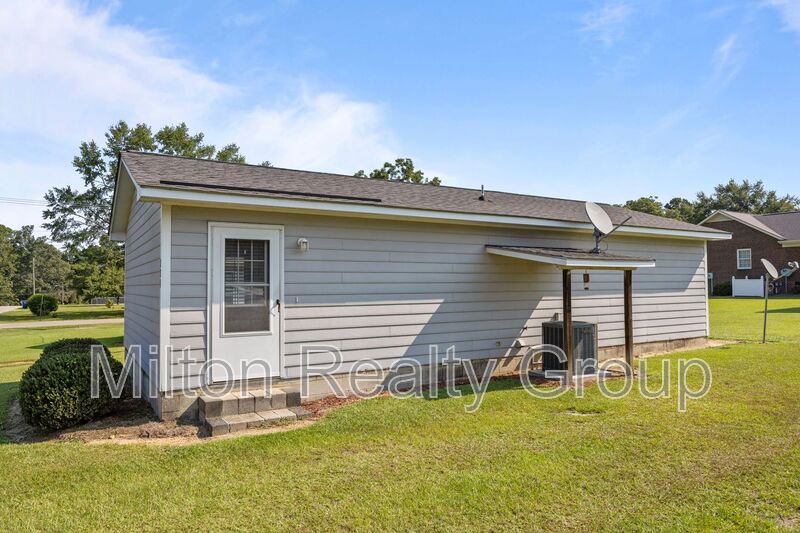 Coats House: 145 S Patterson St
