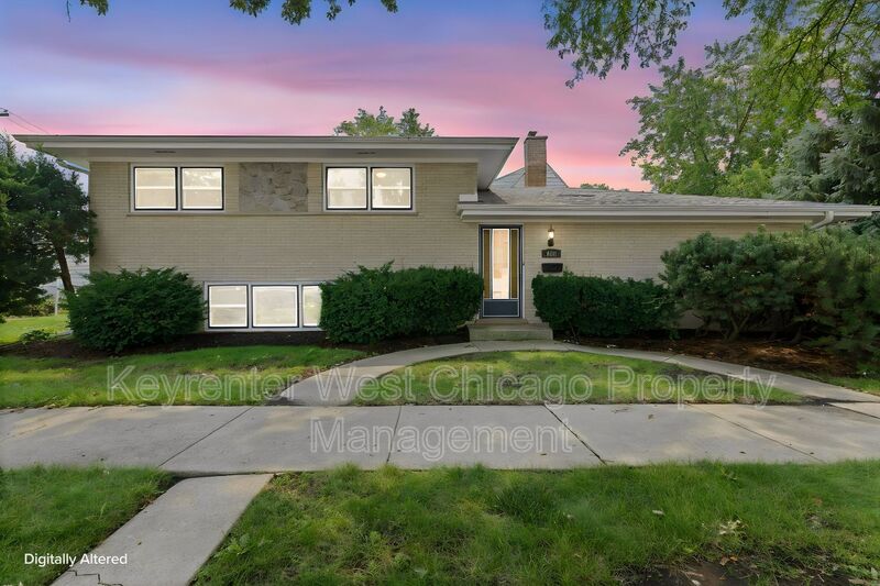 Brookfield House: 4201 Prairie Ave