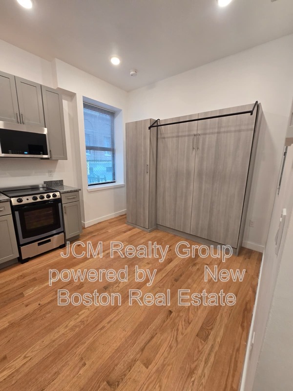 Chelsea Condo: 165 Hawthorne Street