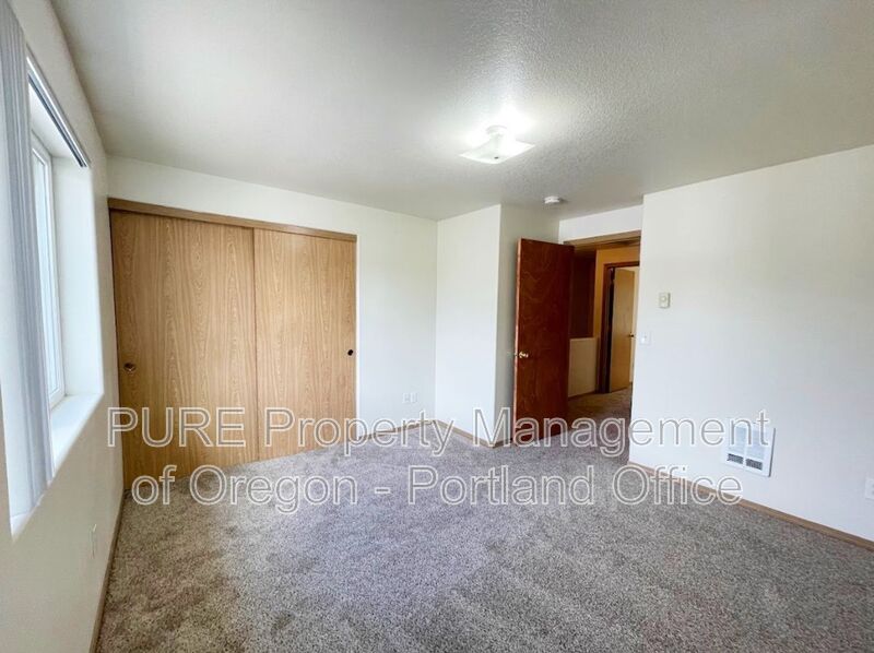 Portland House: 2619 SE 125th Ave