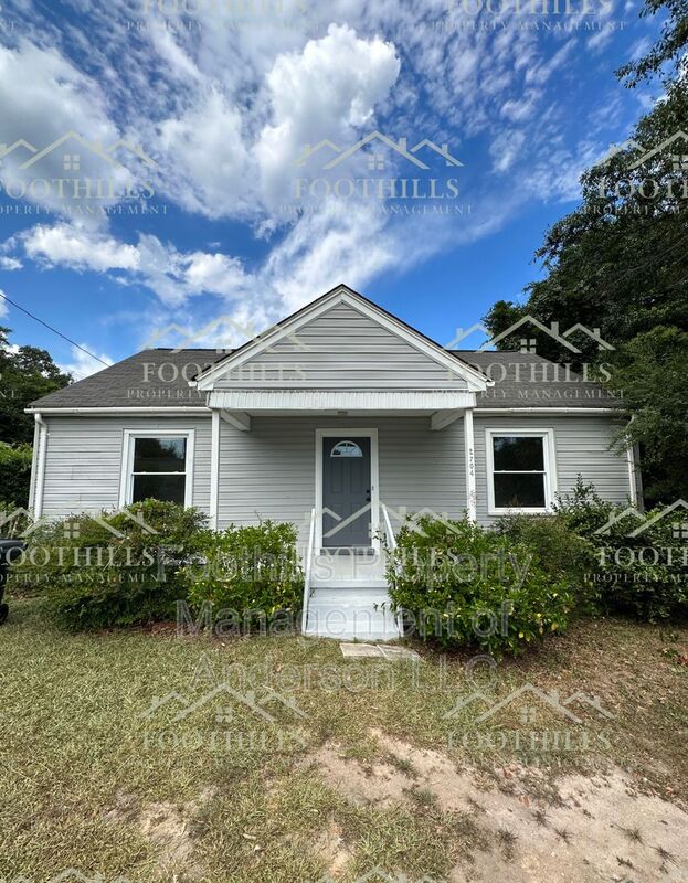 Anderson House: 2704 Whitehall Ave