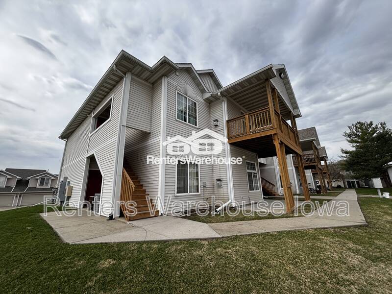 West Des Moines Townhome: 950 67th St