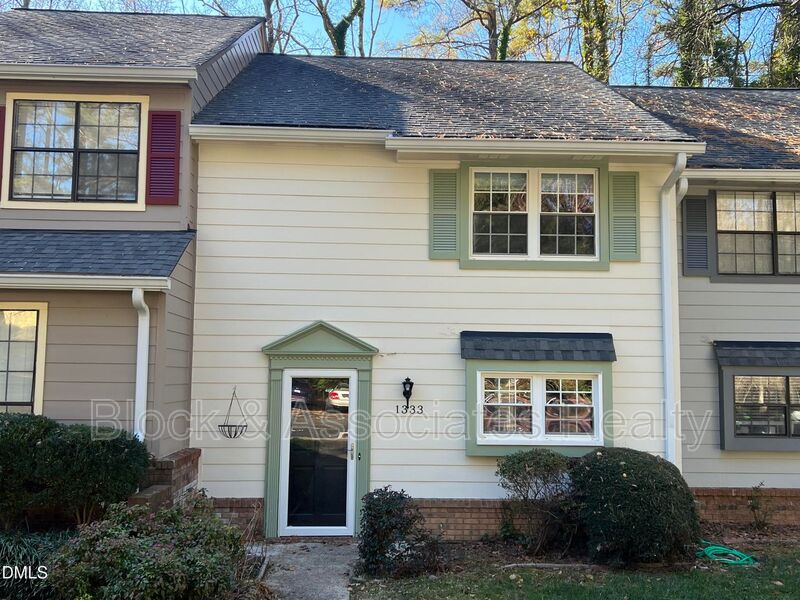 Raleigh House: 1333 Springlawn Court