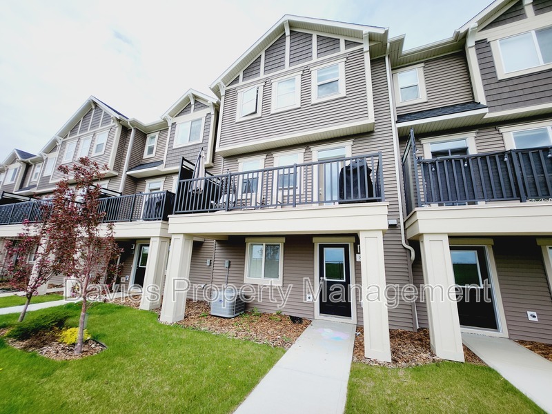 Edmonton Townhome: 2072 Wonnacott Way SW