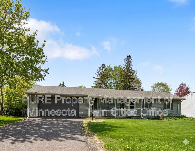 White Bear Lake House: 2299 Randy Avenue