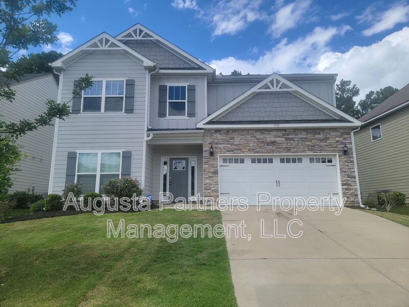Evans House: 257 Tulip Dr