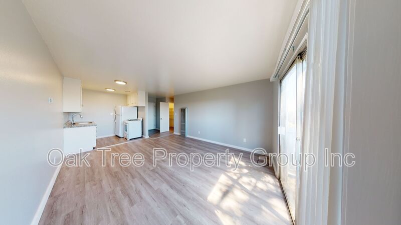 Oakland House: 7036 MacArthur Blvd