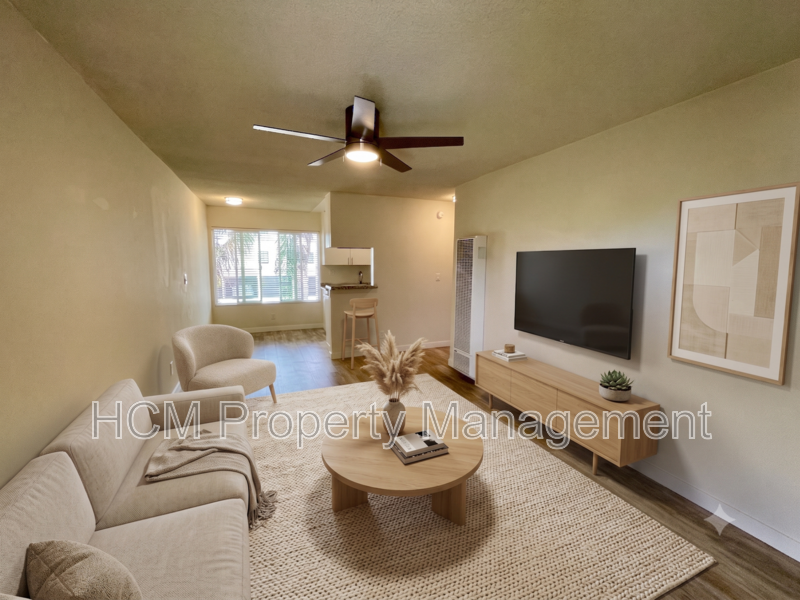 Santa Monica House: 2828 3rd St