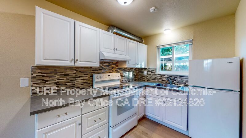 Santa Rosa House: 560 Dexter Street