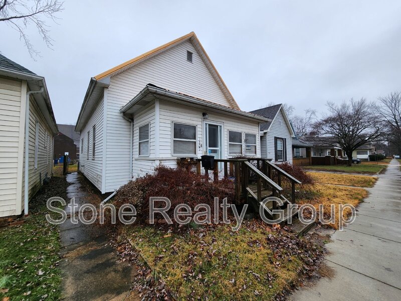 Terre Haute House: 1809 S Center Street