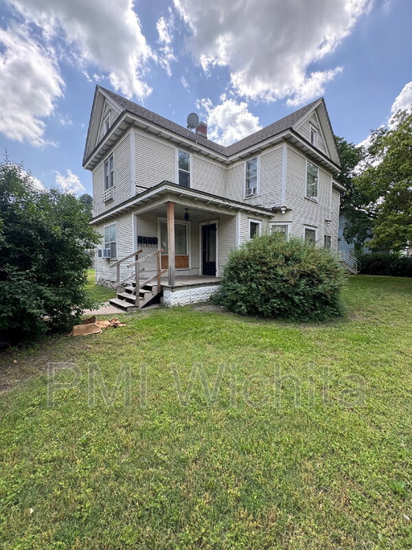 Wichita Condo: 1001 S Topeka