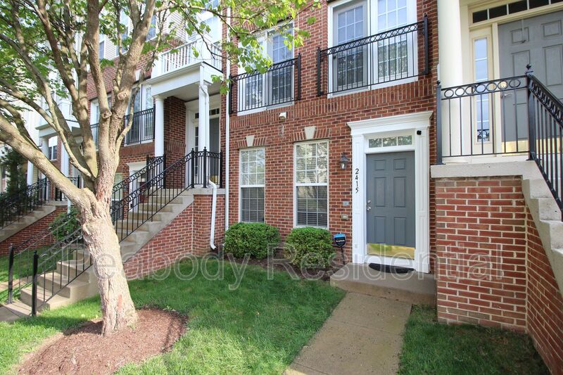 Woodbridge House: 2415 Rainswood Ln