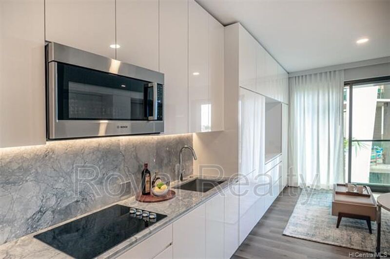 Honolulu Condo: 987 Queen St
