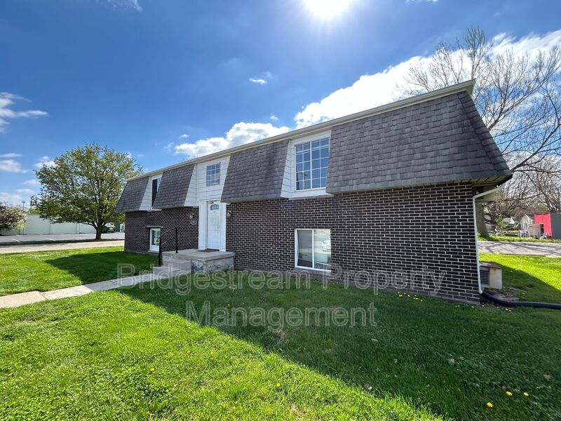 Xenia House: 325 Bellbrook Avenue