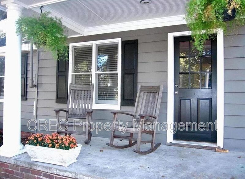 Charleston House: 2211 Ramsay Street