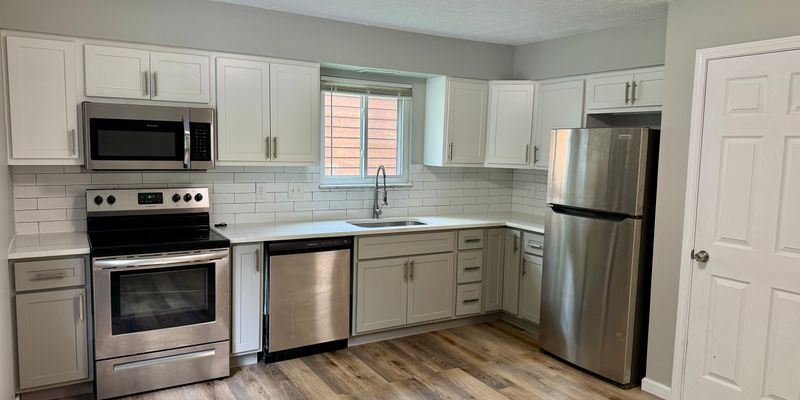 Collinsville Condo: 12 Holloway Dr