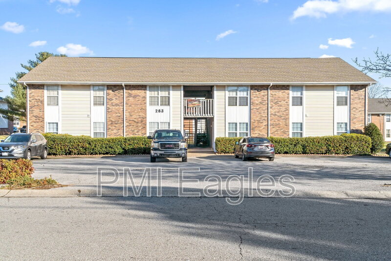 Clarksville Condo: 263 White Oak Road