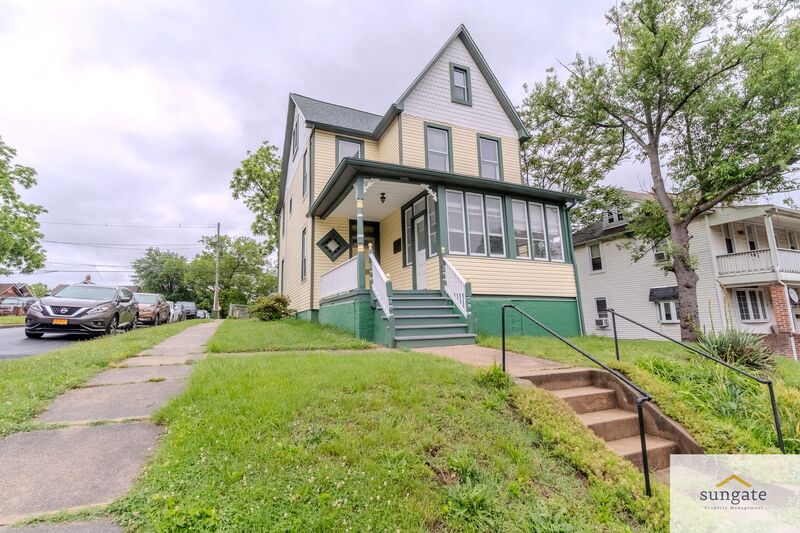 Baltimore Condo: 2900 E Strathmore Ave