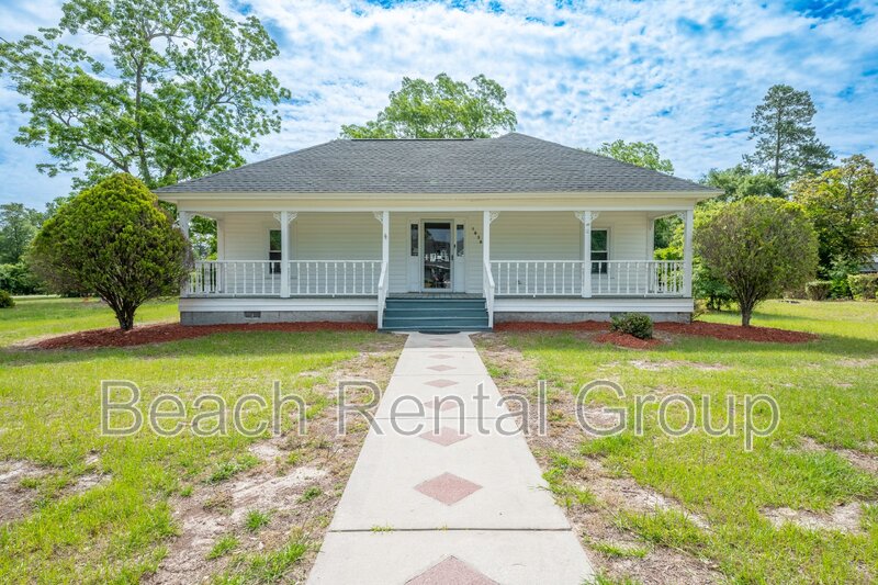 GALIVANTS FERRY House: 1030 9TH AVENUE