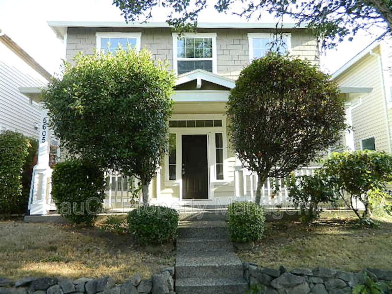 Hillsboro House: 5605 Northeast Caddis Drive