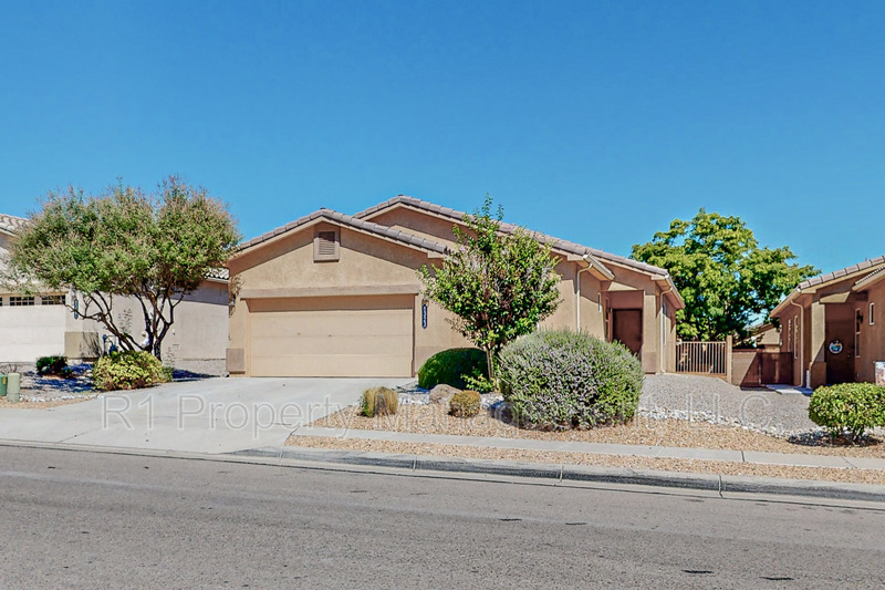 Albuquerque House: 8323 Mock Heather Road Northwest