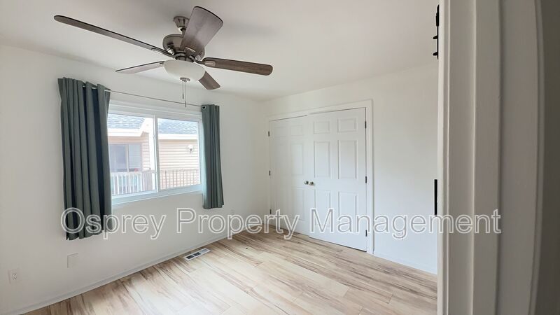 Spacious 2-Bedroom Condo! - Photo 9