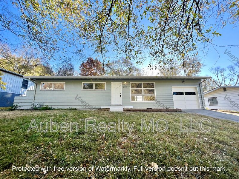 Kansas City House: 7009 NW Avalon Street