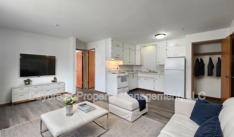 Moorhead Condo: 915 7th Avenue North - 1