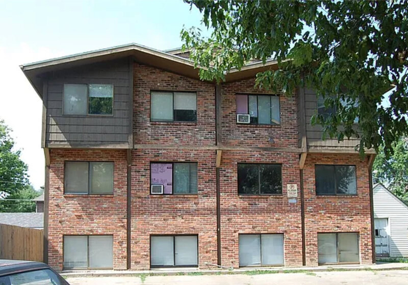 Lincoln Condo: 1616 E St