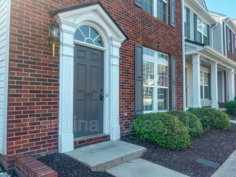 Greer House: 223 Spring Crossing Circle