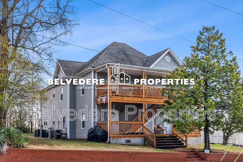 High Point Condo: 611 West Green Dr.