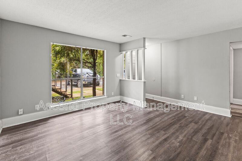 Red Bank Condo: 2410 Lyndon Ave - 3