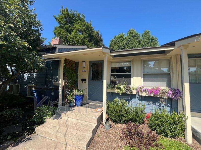 Ann Arbor House: 3503 Edgewood Drive