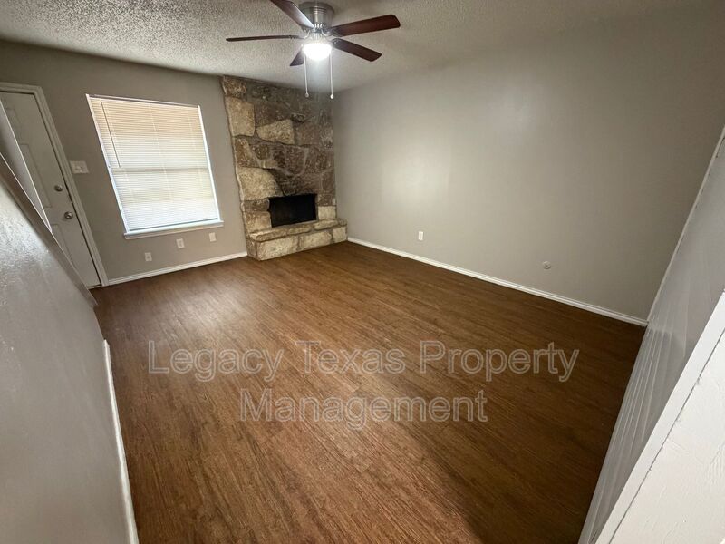 CLEBURNE Condo: 1610 Sun Valley Dr