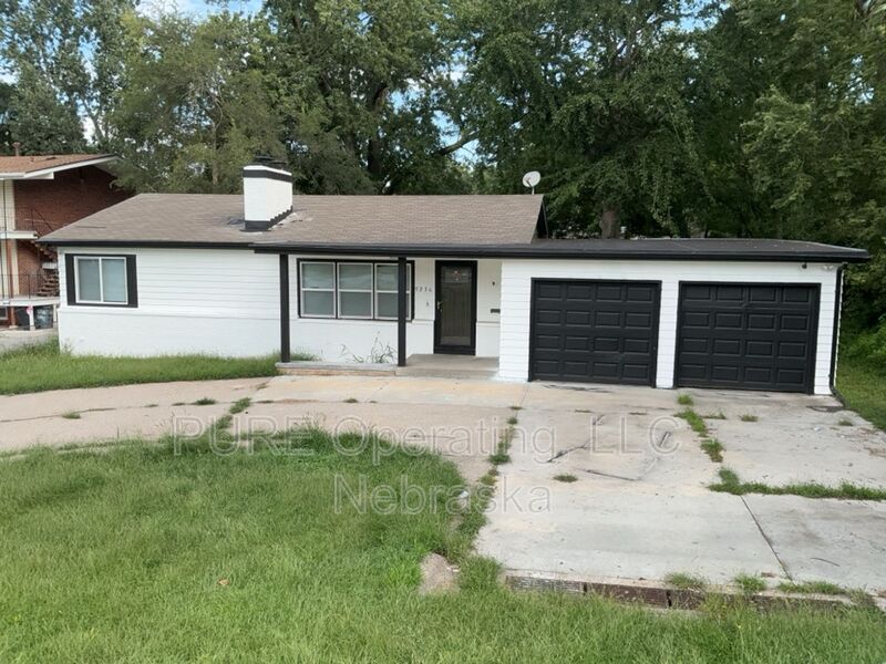 Omaha House: 5236 Ames Ave