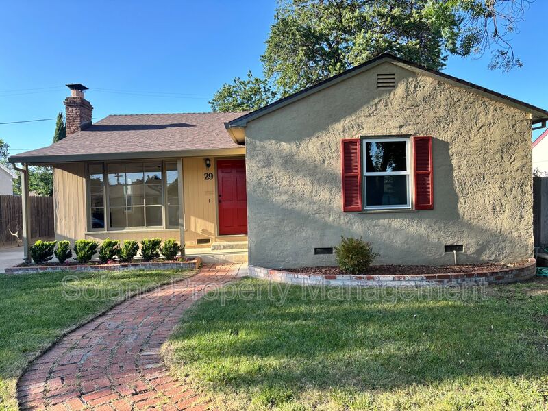 Woodland House: 29 Southwood Drive