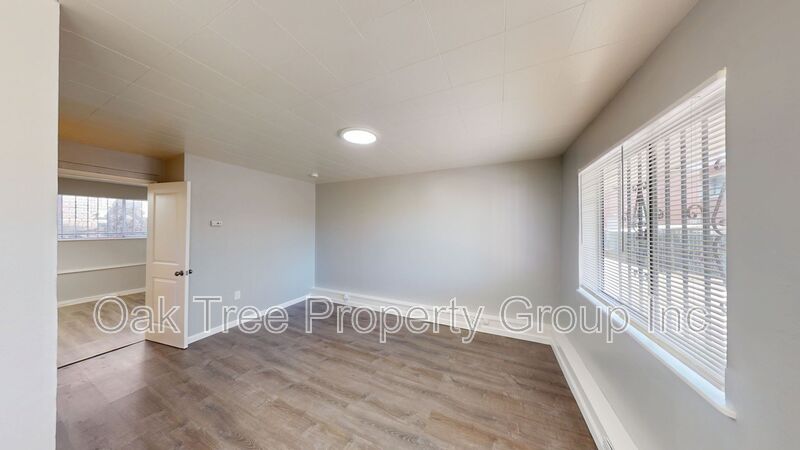 Oakland House: 3211 School Street