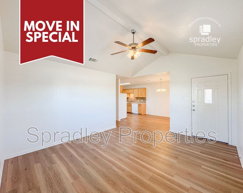 Salado Townhome: 132 Lacey Lou Ln.