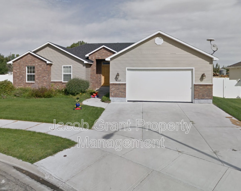 Idaho Falls House: 460 Lacosta