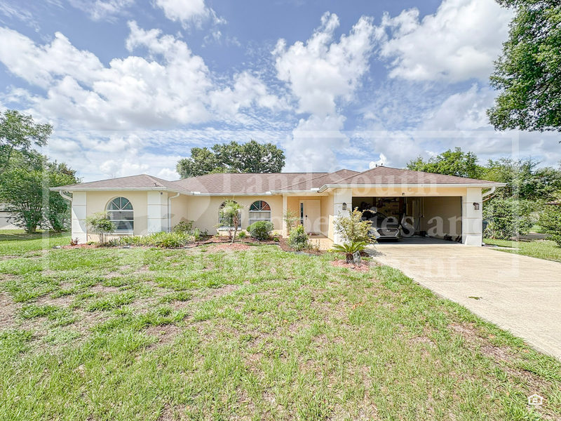 Lakeland House: 1011 Winifred Way