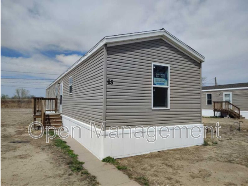 Gering House: 120 Terry Blvd