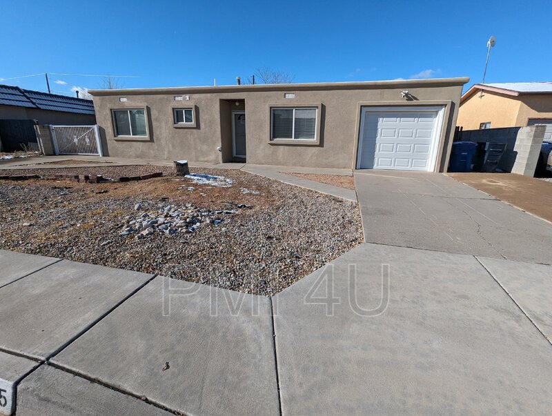 Albuquerque House: 4225 Penelope Place Northeast