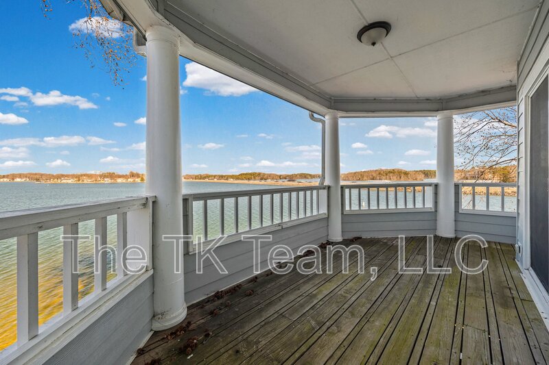 Davidson Condo: 372 Northwest Drive - 1