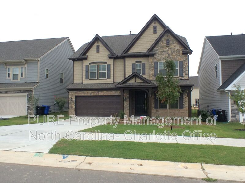 Mooresville House: 107 Torridge Ave